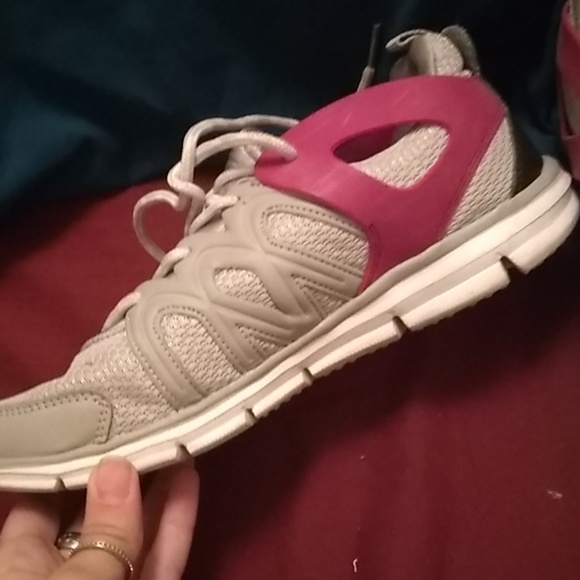 Shoes - Picture 2 of 2